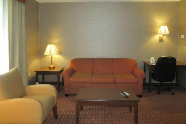 Quality Inn & Suites image 8